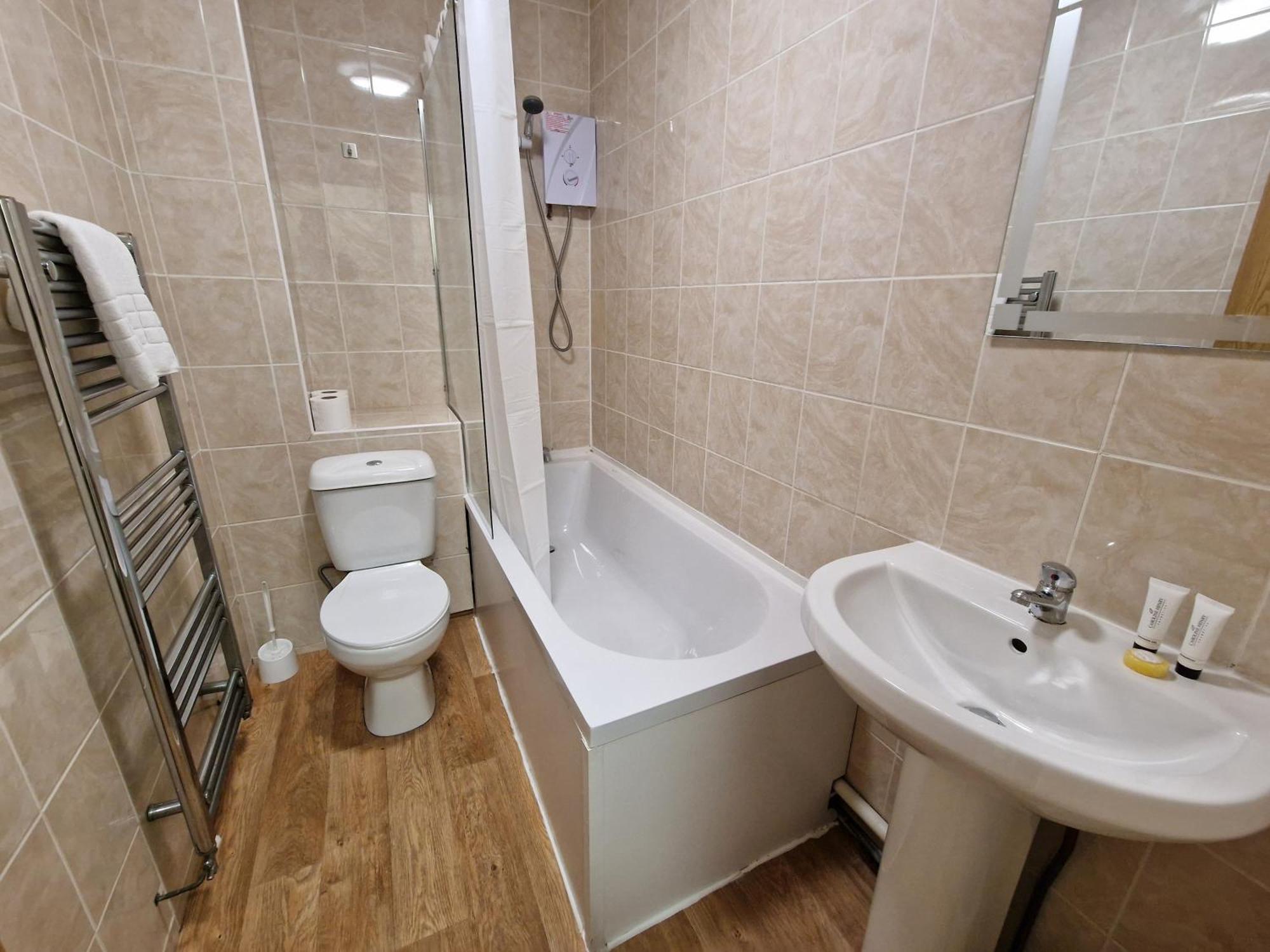 Portsmouth Road A Hotel Southampton Ngoại thất bức ảnh